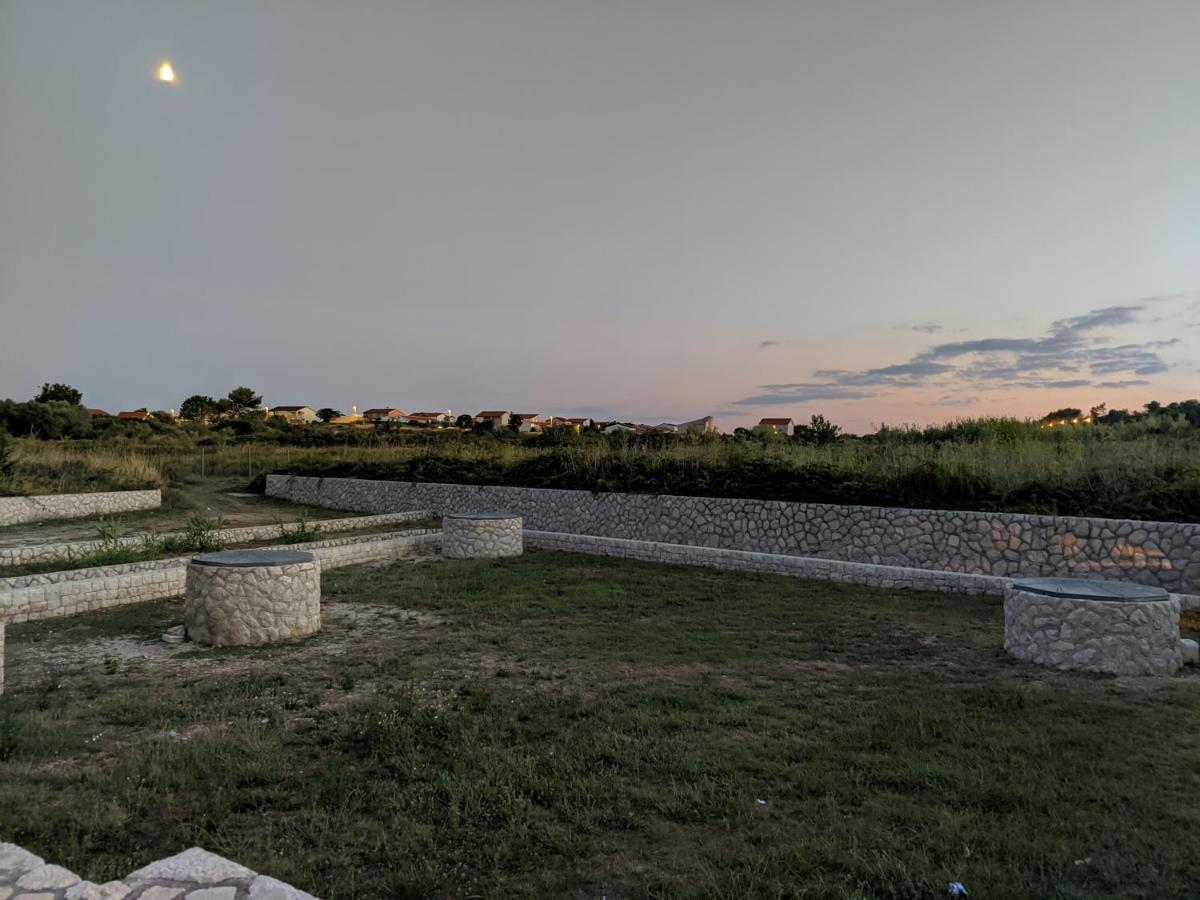 Studio Apartman I Mali Apartman Vir Bagian luar foto