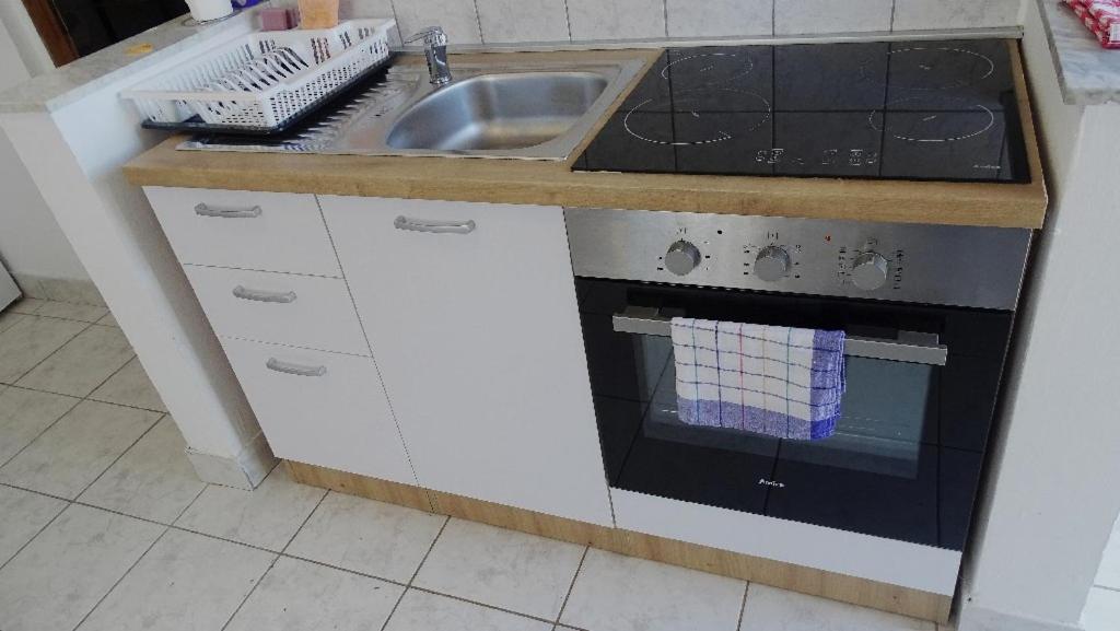 Studio Apartman I Mali Apartman Vir Bagian luar foto