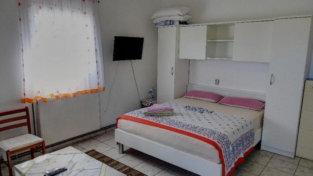 Studio Apartman I Mali Apartman Vir Bagian luar foto