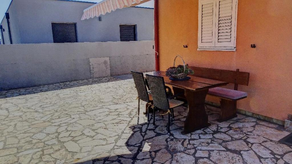 Studio Apartman I Mali Apartman Vir Bagian luar foto