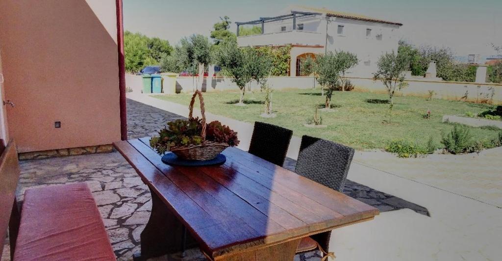 Studio Apartman I Mali Apartman Vir Bagian luar foto